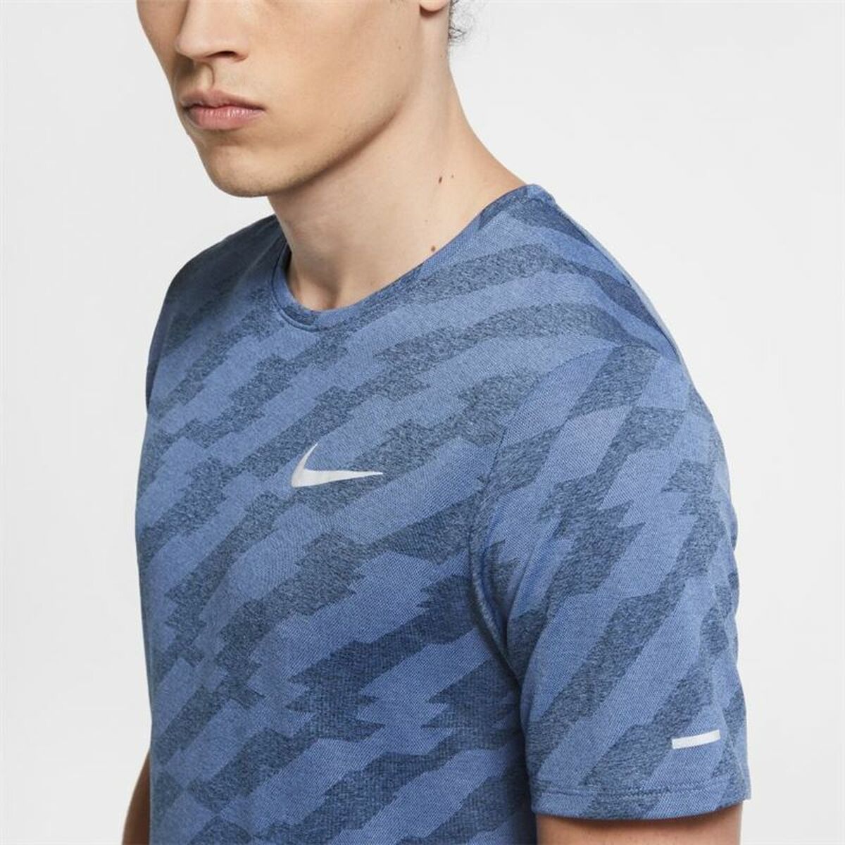 Nike Dri-FIT Miler Future Fast Men's T-Shirt - Blue - product image 22