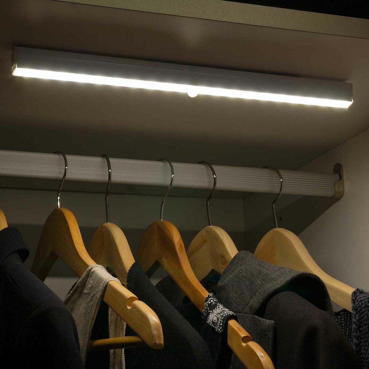 KSIX LED-Licht mit Movement Sensor Grace (55 cm) – Produktansicht 8