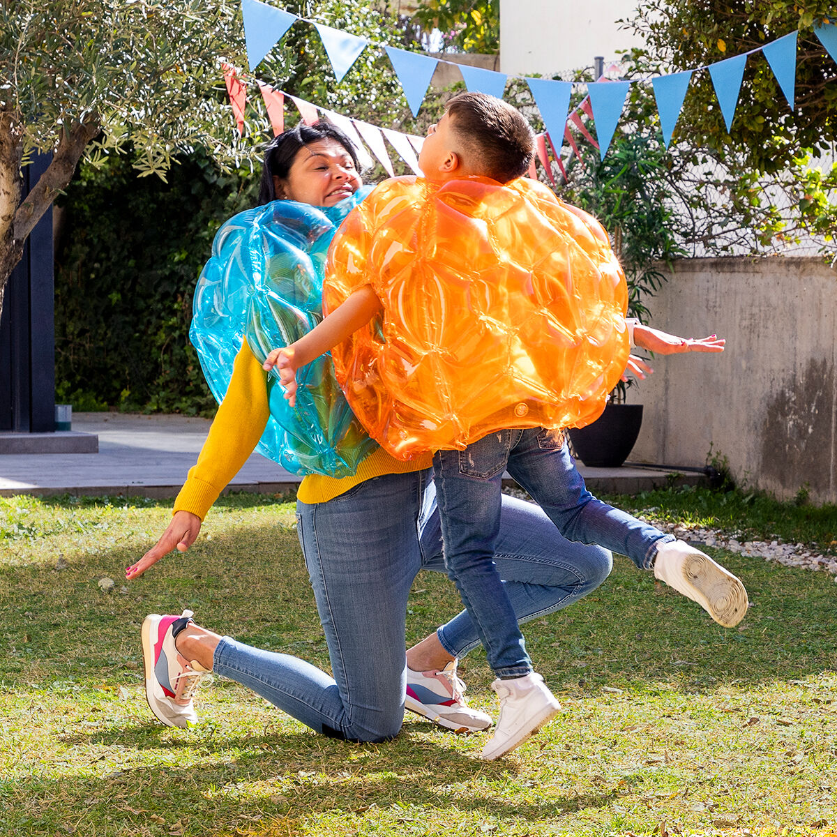 InnovaGoods Giant Aufblasbar Bumper Bubble Ball Bumpoy – Produktansicht 3