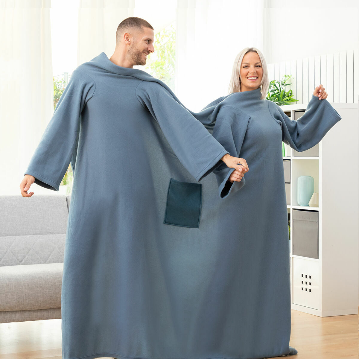 InnovaGoods Double Sleeved Blanket mit Central Pocket Doublanket – Produktansicht 1