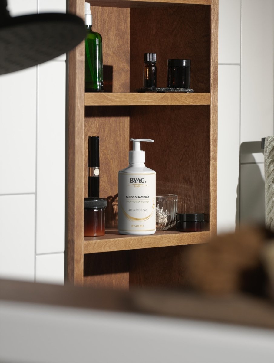 BYAG Gloss Shampoo Smoky Green Vetiver lifestyle image
