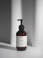 BYAG. Seidiges Körperserum – Spices & Sandalwood – Produktansicht 4
