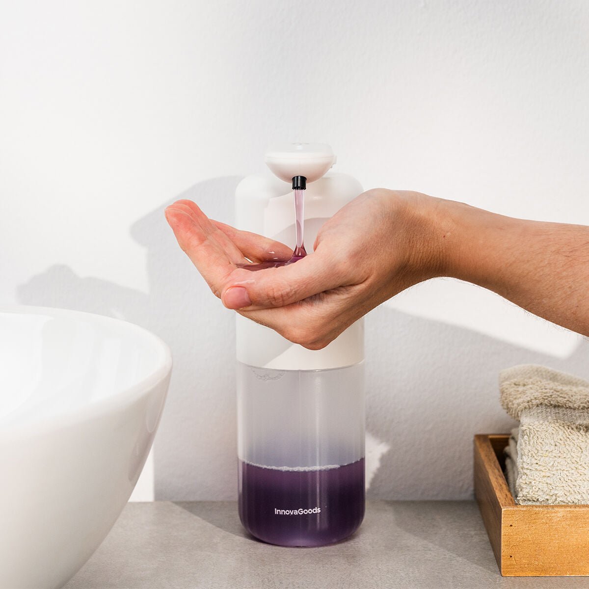 InnovaGoods Wiederaufladbar Automatischer Flüssigseifenspender Bitesap – Produktbild 1