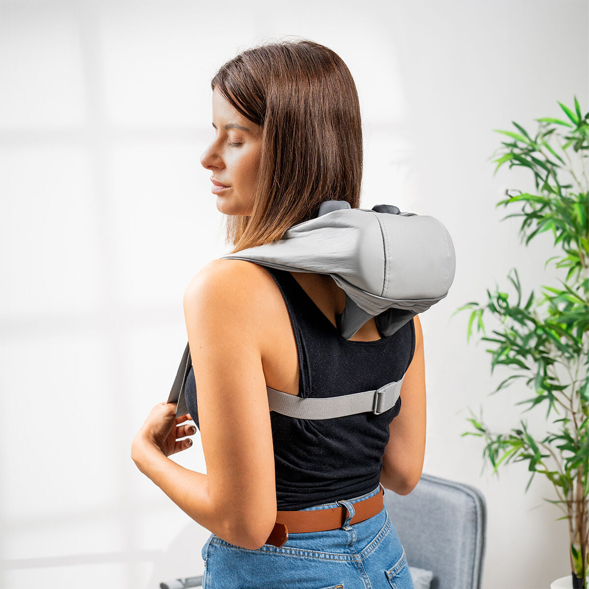 InnovaGoods Wiederaufladbar 6D Neck & Back Massagegerät Silax – Produktansicht 1